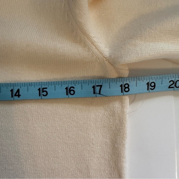 Amazon Essentials Ivory Cream V Neck Long Sleeve Cotton Sweater Size Medium - Picture 9 of 9